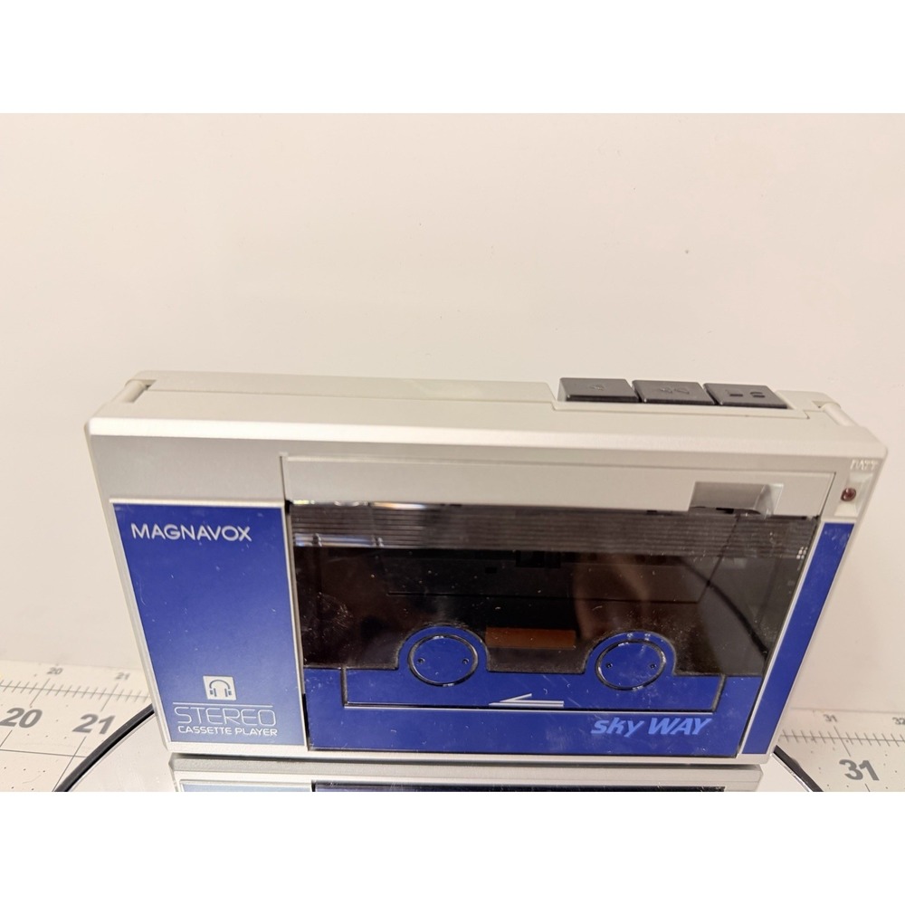 Vintage Magnavox Sky WAY D6621 Stereo Portable Cassette Player Silver Blue Japan - Picture 3 of 5